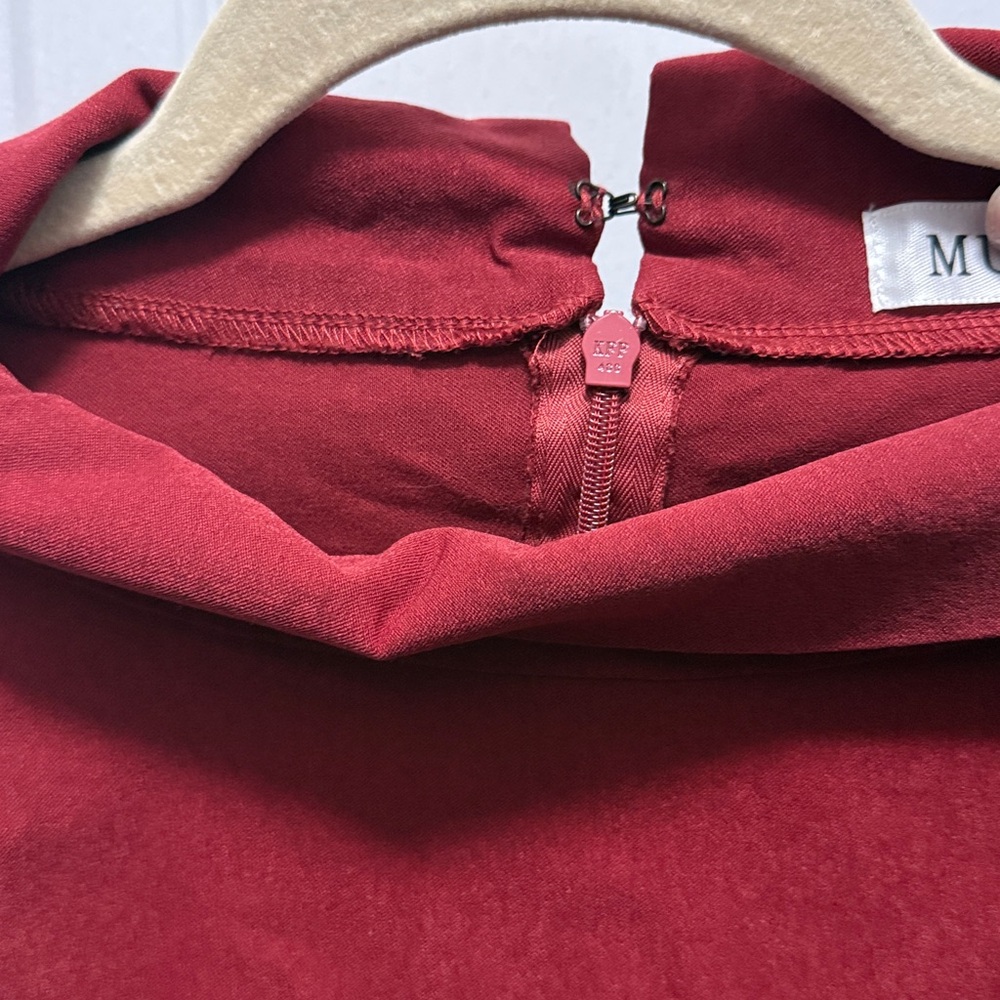 Elegant Red Dress - Picture 6 of 7